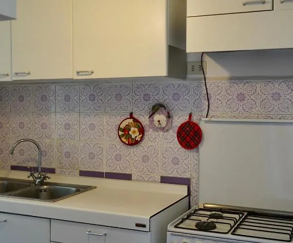 Two Bedrooms By Sweet * Capri